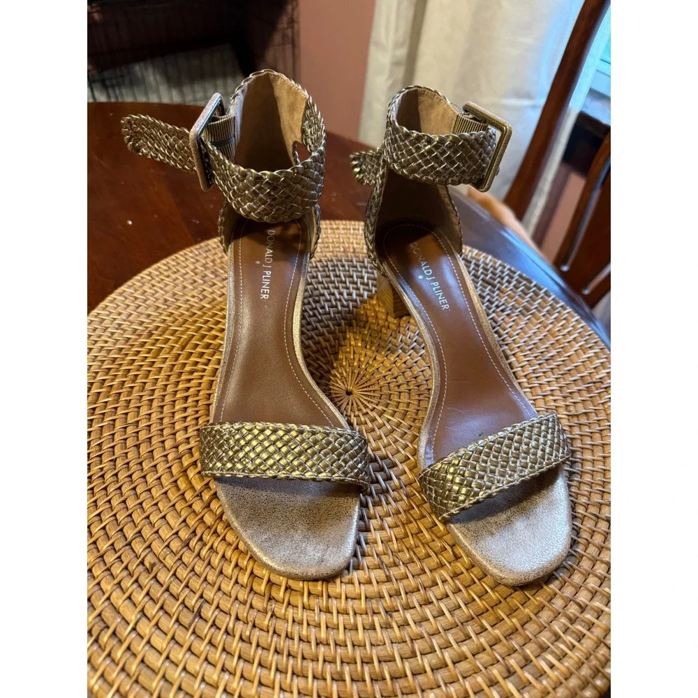Donald J Pliner Gold Woven Ankle Strap Block Heel Sandals Womens 7M Italy